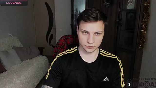 handsome guy01 online show from December 16, 10:06 pm