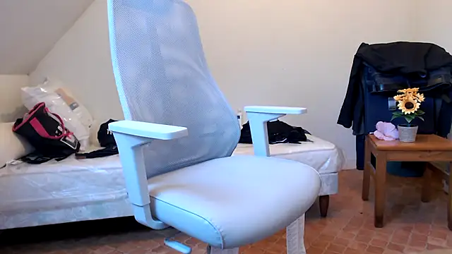 Snapshot of SteveStiffbone chatting on October 14, 3:41 pm SteveStiffbone online show from October 14, 3:41 pm