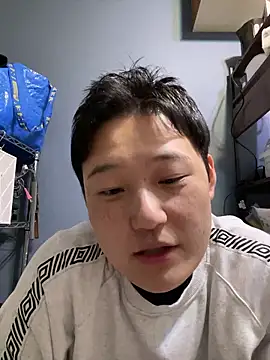 Snapshot of tuki_fu chatting on October 25, 1:57 pm tuki fu online show from October 25, 1:57 pm