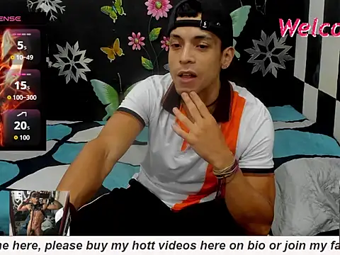 Snapshot of MikeRose94 chatting on October 20, 10:46 pm MikeRose94 online show from October 20, 10:46 pm