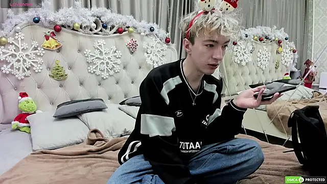 TrevorBenson online show from December 21, 4:42 am