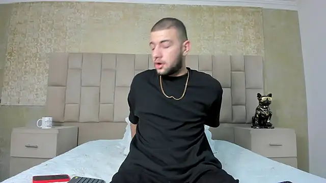 Snapshot of MaximusDick1_ chatting on October 15, 3:36 am MaximusDick1 online show from October 15, 3:36 am