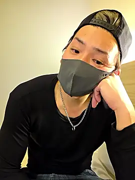 da--------i online show from December 5, 6:04 pm