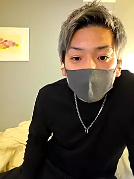 da--------i online show from December 1, 4:54 pm