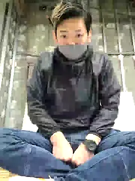 Snapshot of da--------i chatting on December 9, 9:49 am da--------i online show from December 9, 9:49 am
