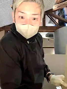 Snapshot of da--------i chatting on March 3, 2:22 am da--------i online show from March 3, 2:22 am