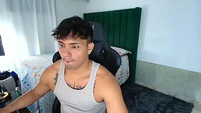 man dur07 online show from March 11, 4:19 am