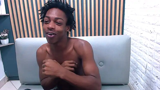 LarryCollin online show from December 5, 1:49 pm