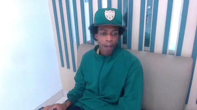 LarryCollin online show from December 7, 3:25 am
