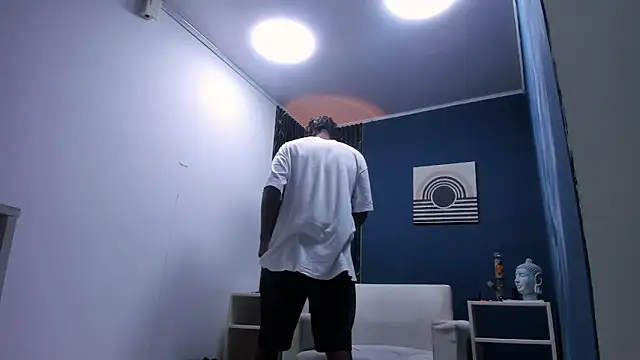 LarryCollin online show from February 2, 1:34 am