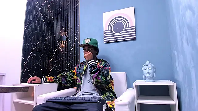 LarryCollin online show from December 17, 2:12 am