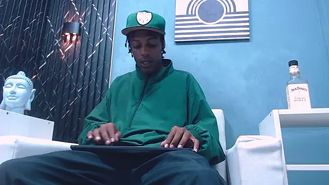 LarryCollin online show from January 18, 3:46 am