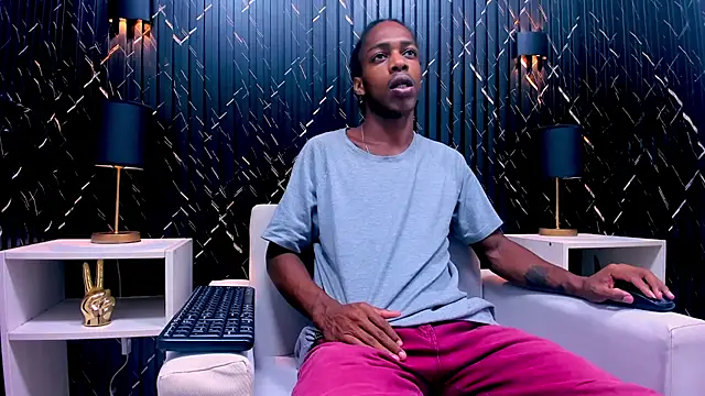 LarryCollin online show from March 3, 1:38 am