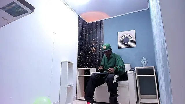 LarryCollin online show from January 7, 3:26 am