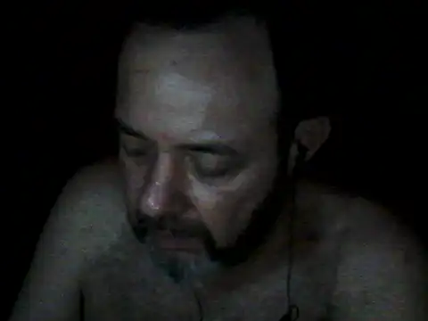 Snapshot of Leocesar37 chatting on September 16, 6:25 am Leocesar37 online show from September 16, 6:25 am