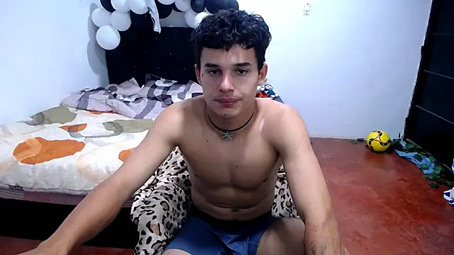 Snapshot of freddy_romas chatting on October 13, 3:56 am freddy romas online show from October 13, 3:56 am