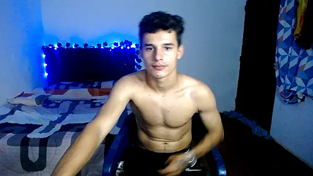 Snapshot of freddy_romas chatting on September 28, 1:25 am freddy romas online show from September 28, 1:25 am