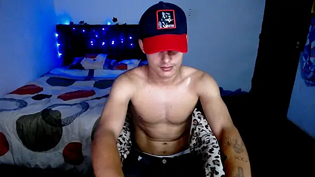 Snapshot of freddy_romas chatting on September 18, 2:46 am freddy romas online show from September 18, 2:46 am