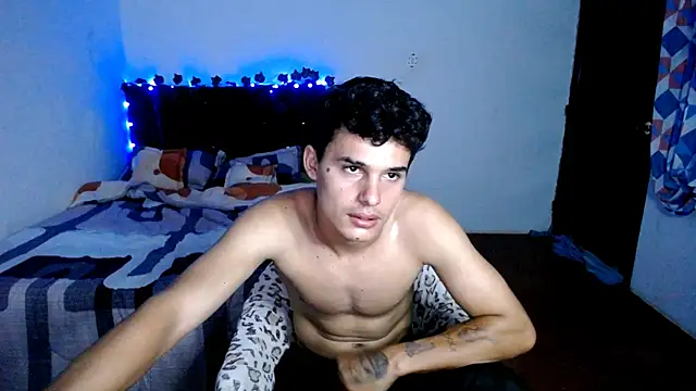 Snapshot of freddy_romas chatting on September 27, 12:52 am freddy romas online show from September 27, 12:52 am