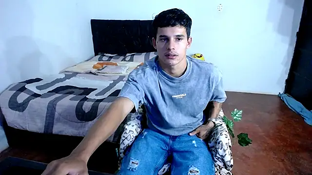 Snapshot of freddy_romas chatting on September 29, 1:59 am freddy romas online show from September 29, 1:59 am
