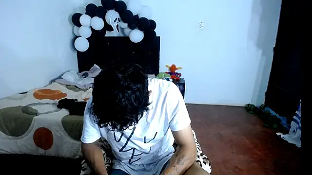 Snapshot of freddy_romas chatting on October 14, 3:57 am freddy romas online show from October 14, 3:57 am