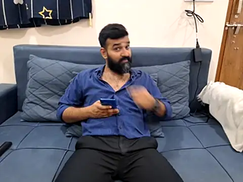 Snapshot of Fun_Guuy chatting on November 2, 1:37 pm Fun Guuy online show from November 2, 1:37 pm