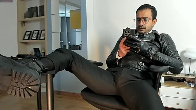 pablo-rincon95 online show from June 13, 1:20 pm