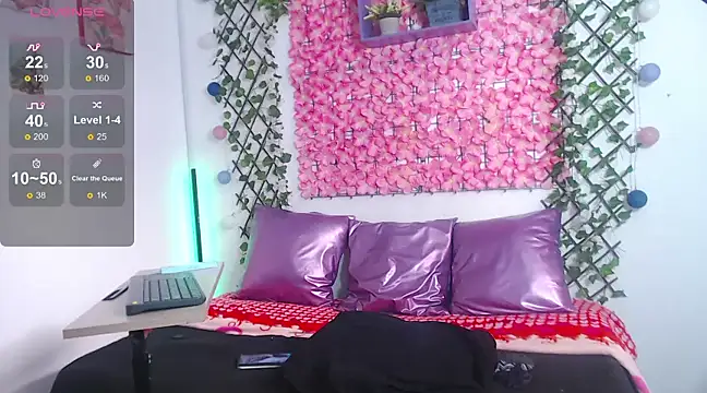 MEGANNIXX online show from December 5, 4:56 pm