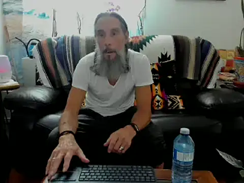 Snapshot of mindphu_k chatting on February 14, 9:21 pm mindphu k online show from February 14, 9:21 pm