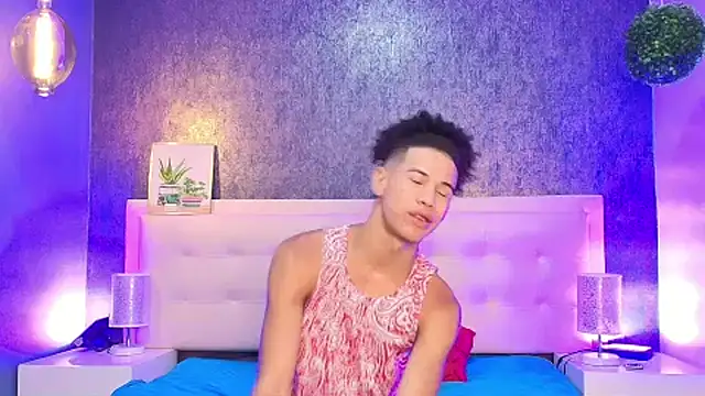 Snapshot of Erick_Zhimerman chatting on March 17, 3:47 am Erick Zhimerman online show from March 17, 3:47 am