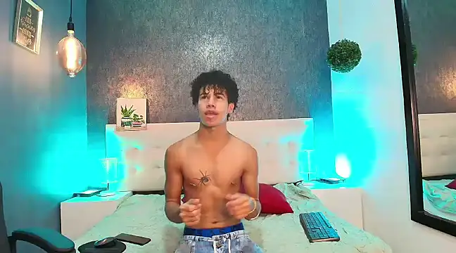 Snapshot of Erick_Zhimerman chatting on February 28, 3:37 am Erick Zhimerman online show from February 28, 3:37 am