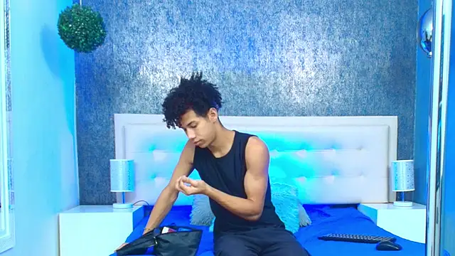 Snapshot of Erick_Zhimerman chatting on November 2, 4:17 am Erick Zhimerman online show from November 2, 4:17 am