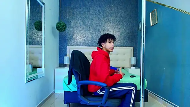 Snapshot of Erick_Zhimerman chatting on October 13, 4:40 am Erick Zhimerman online show from October 13, 4:40 am