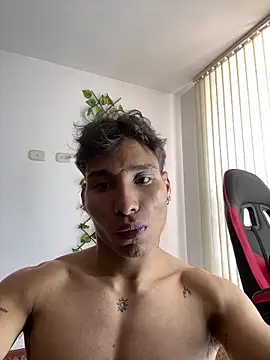 Snapshot of darkviper26 chatting on November 1, 6:56 pm darkviper26 online show from November 1, 6:56 pm