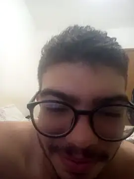 Snapshot of Edwardsky000 chatting on December 10, 10:49 pm Edwardsky000 online show from December 10, 10:49 pm