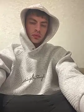  Magic Boy  online show from December 19, 4:46 pm