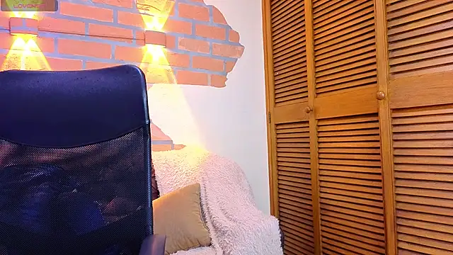 Dylanstonne online show from December 18, 9:22 pm