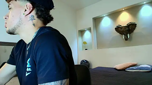 austin collinss online show from February 12, 1:19 am