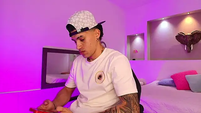austin collinss online show from September 23, 3:39 am