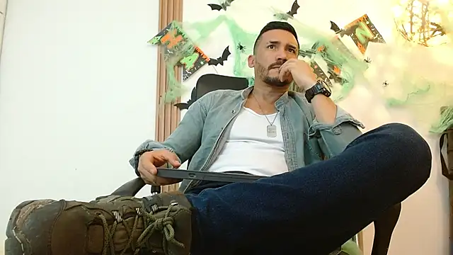 Reiko 85  online show from October 14, 8:05 pm