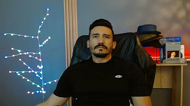 Reiko 85  online show from February 8, 7:40 pm