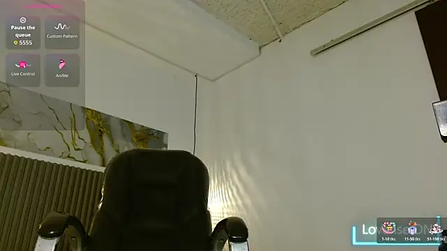 Snapshot of Dyla_n18 chatting on October 26, 10:45 pm Dyla n18 online show from October 26, 10:45 pm