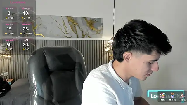 Dyla n18 online show from April 25, 9:01 pm