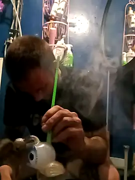 Whipit323 online show from April 26, 2:09 am