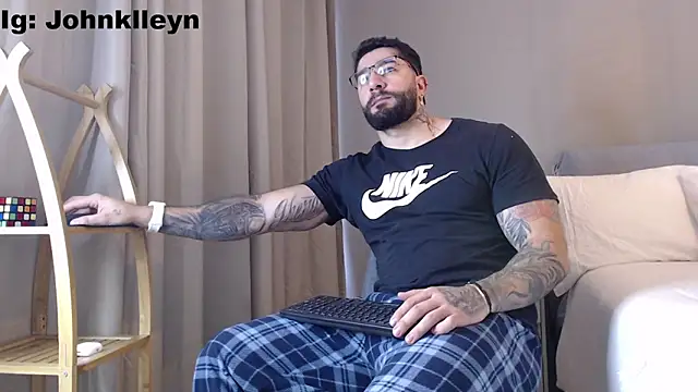 jonhklleyn online show from June 15, 8:34 pm