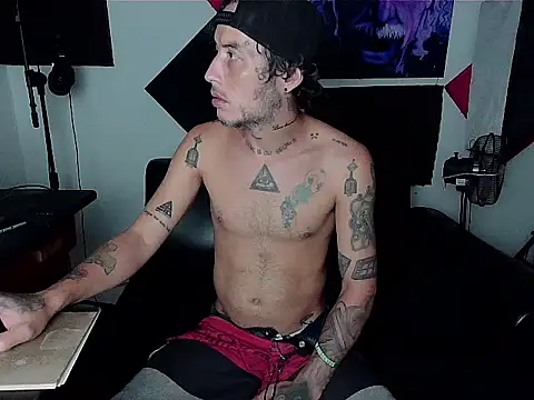 Snapshot of patrik_tattoo_ chatting on September 21, 8:53 pm patrik tattoo online show from September 21, 8:53 pm