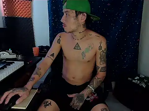 Snapshot of patrik_tattoo_ chatting on February 11, 5:58 am patrik tattoo online show from February 11, 5:58 am