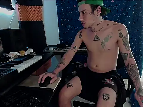 Snapshot of patrik_tattoo_ chatting on March 2, 2:58 pm patrik tattoo online show from March 2, 2:58 pm
