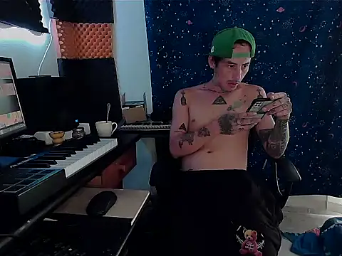 Snapshot of patrik_tattoo_ chatting on March 3, 2:21 pm patrik tattoo online show from March 3, 2:21 pm