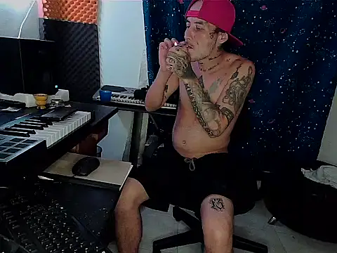 Snapshot of patrik_tattoo_ chatting on March 18, 4:40 am patrik tattoo online show from March 18, 4:40 am